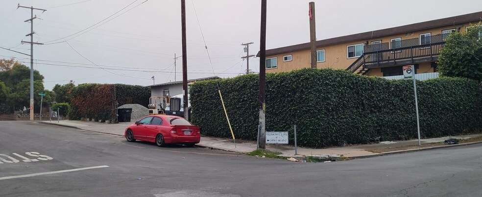More Photos Of 3790 Clinton St, San Diego Contractor Storage Yard For Sale