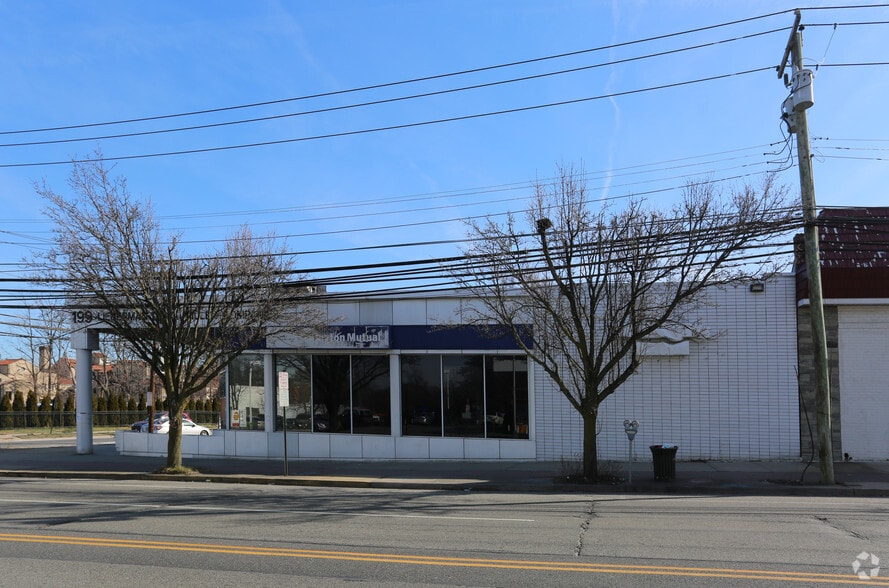 More Photos Of 193-199 Middle Neck Rd, Great Neck Medical For Sale