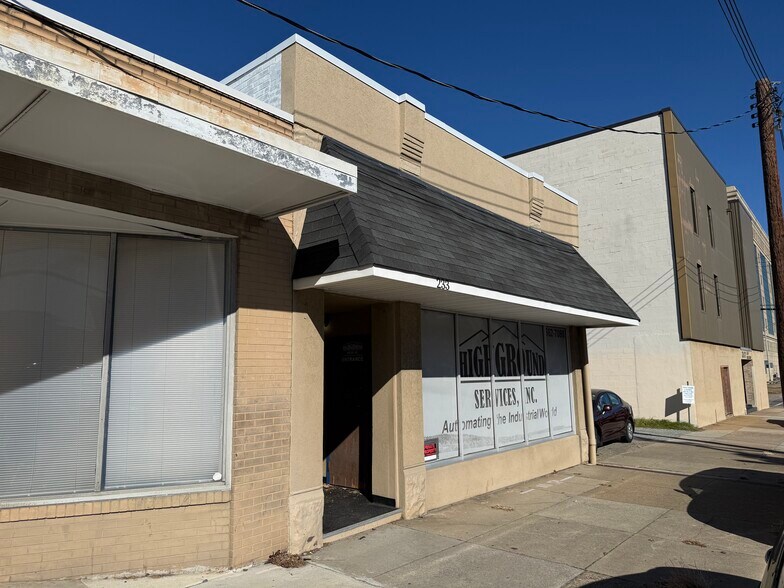 More Photos Of 233 28th St, Newport News Storefront Retail Office For Lease