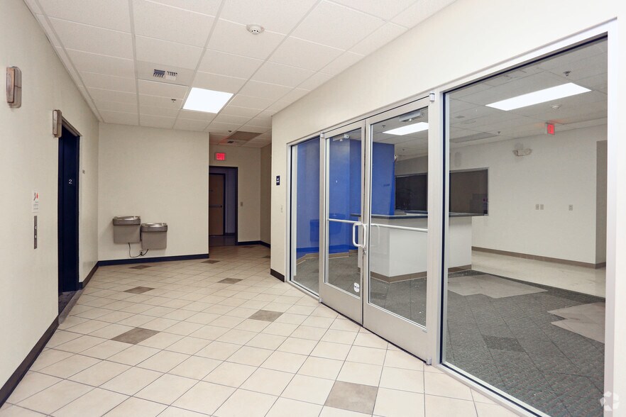 More Photos Of 1901 Chester Ave, Bakersfield Office For Sale