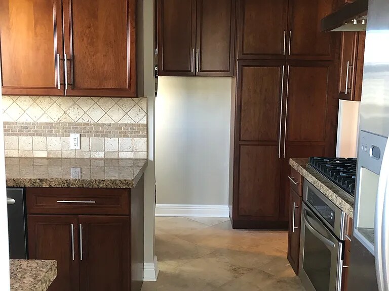 More Photos Of 1202 S Cochran Ave, Los Angeles Apartments For Sale