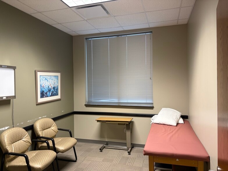 More Photos Of 2470 Flowood Dr, Flowood Medical For Lease