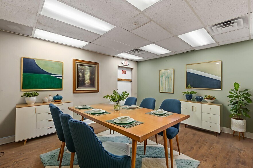 More Photos Of 1901 Gravois Ave, Saint Louis Freestanding For Lease