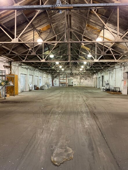 More Photos Of 3019 Roosevelt Ave, Indianapolis Warehouse For Sale