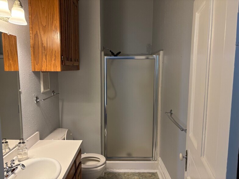 More Photos Of 612 S Rogers St, Waxahachie Office Residential For Sale