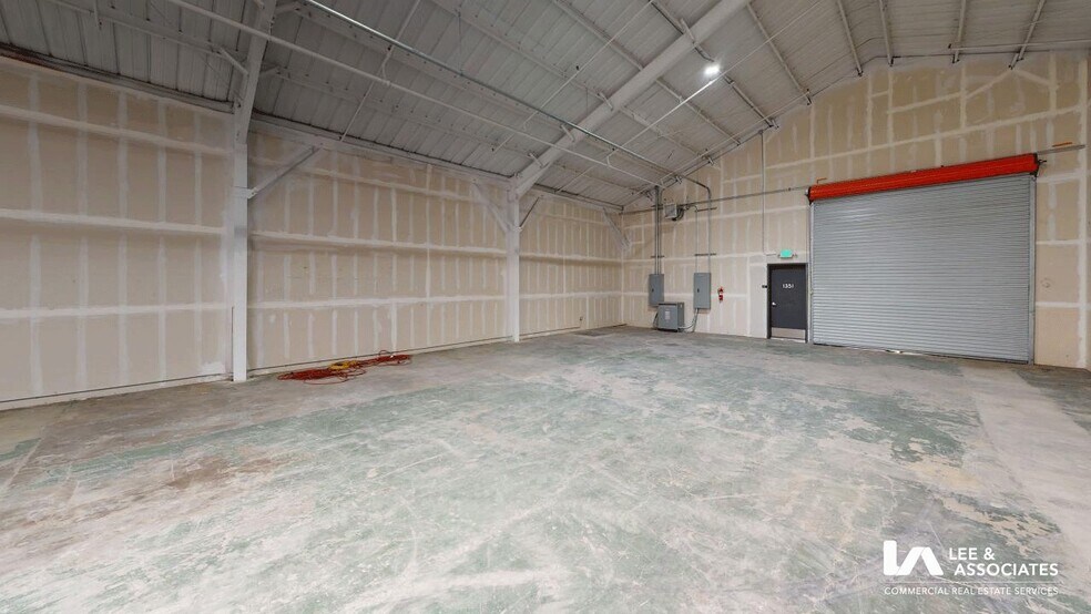 More Photos Of 1345-1355 Orizaba Ave, Long Beach, Long Beach Warehouse For Lease