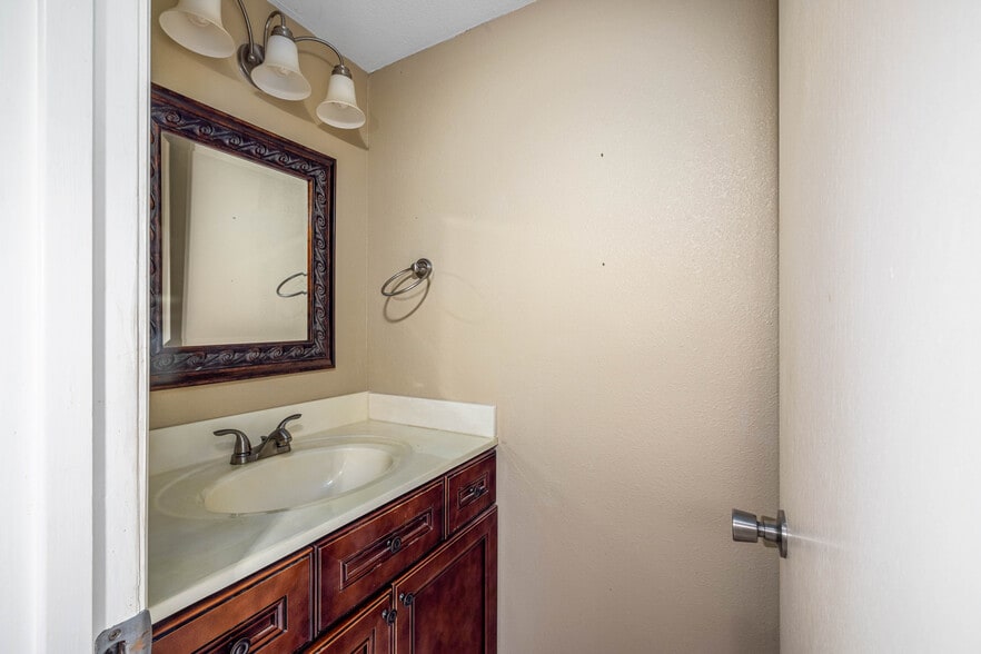 More Photos Of 525 11th St, Galveston Apartments For Sale