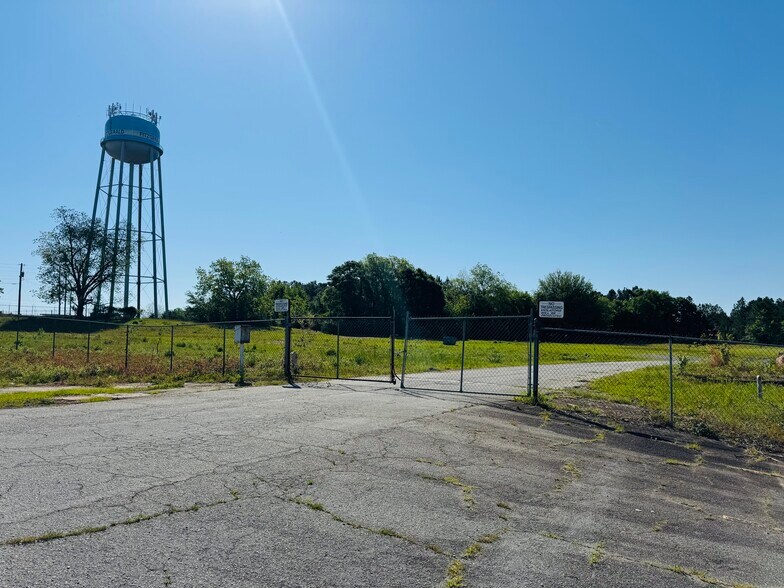 More Photos Of 139 Benjamin Hill Dr, Fitzgerald Warehouse For Sale