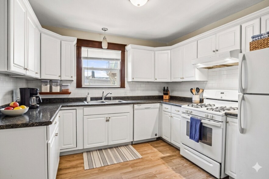 More Photos Of 120-126 N Franklin St, Madison Apartments For Sale