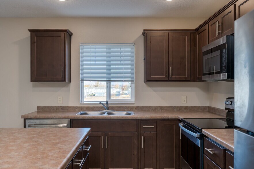 More Photos Of 1685 N Redding Ave, Windom Apartments For Sale