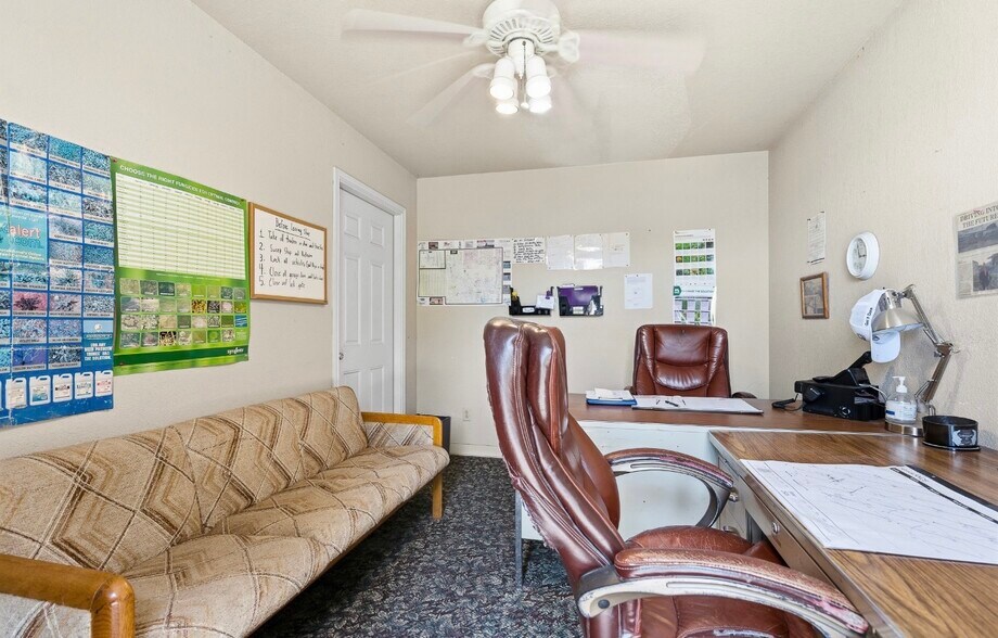 More Photos Of 7864 Brock Rd, Ardmore Service For Sale