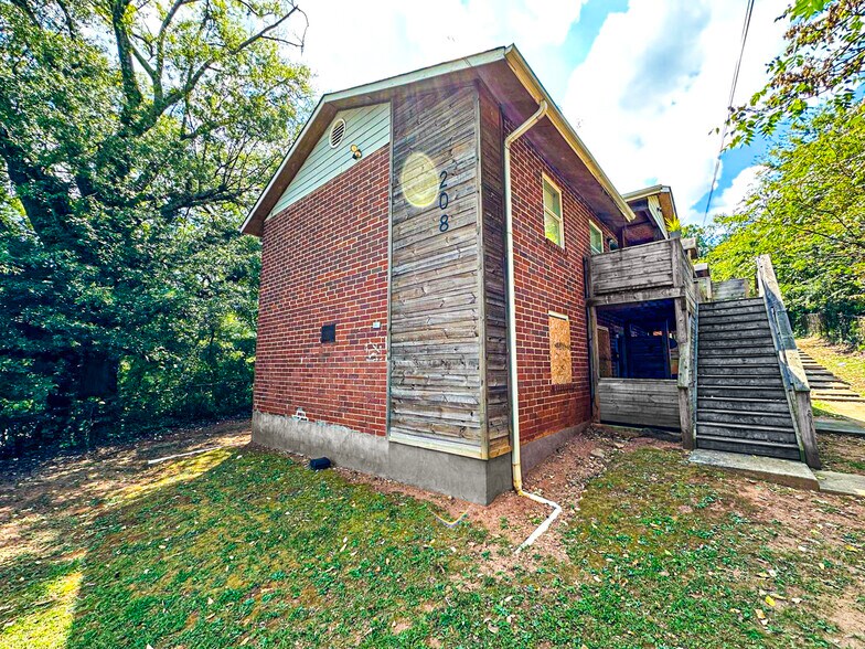 Primary Photo Of 208 SW Doane St, Atlanta Multifamily For Sale