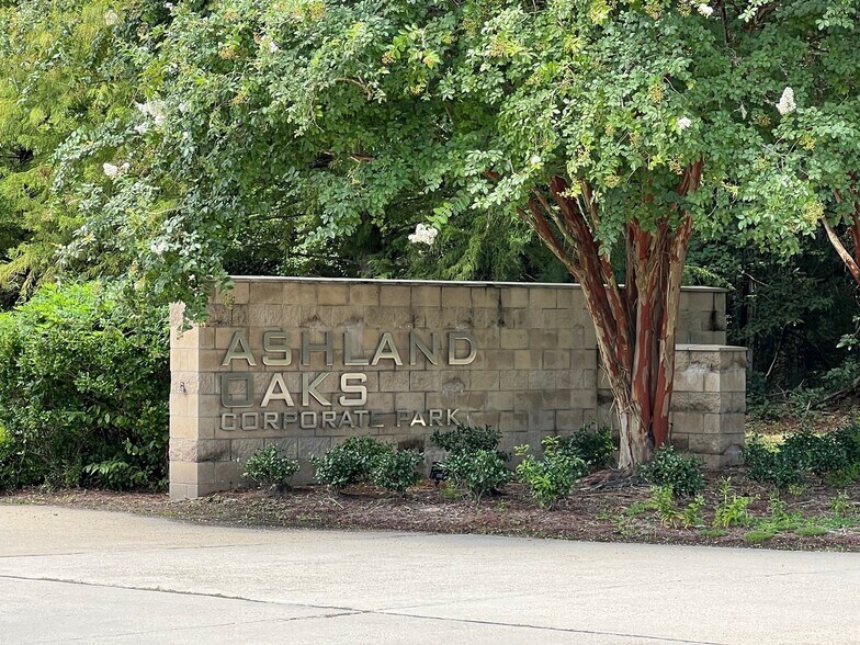 More Photos Of 300 Ashland Way, Madisonville Office For Sale