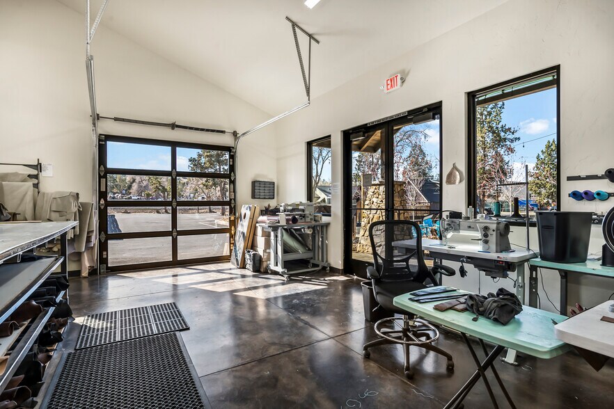 More Photos Of 19885 7th St, Bend Light Manufacturing For Lease