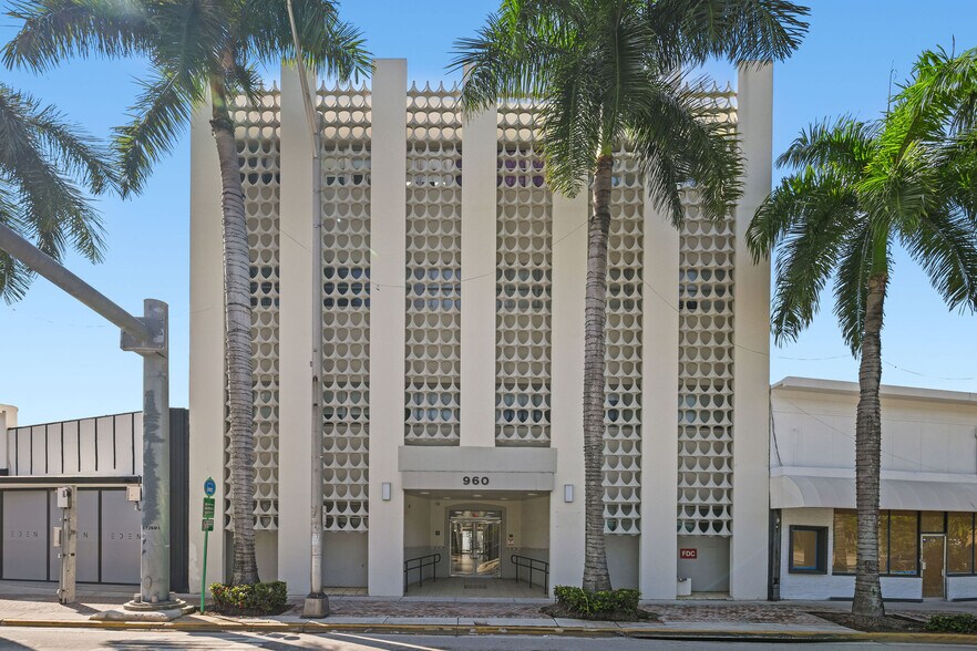 More Photos Of 960 W 41st St, Miami Beach Office Residential For Lease