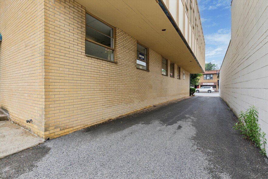 More Photos Of 119 S Easton Rd, Glenside Office For Sale