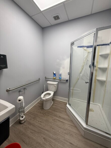 More Photos Of 6860 28th St Cir, Sarasota Warehouse For Sale