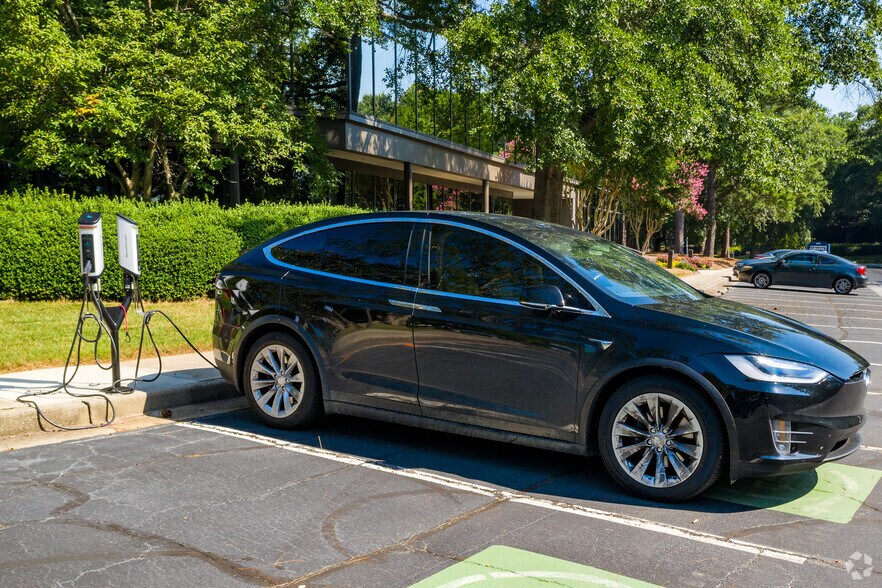 More Photos Of 6075 The Corners Pky, Peachtree Corners Office For Lease