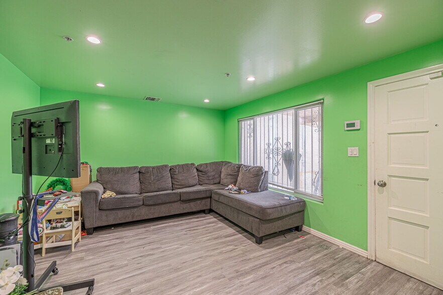 More Photos Of 15723 Kadota St, Sylmar Land For Sale