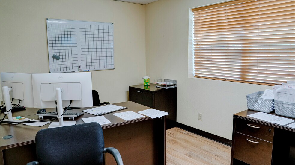 More Photos Of 5318 Bransford Rd, Colleyville Office For Sale