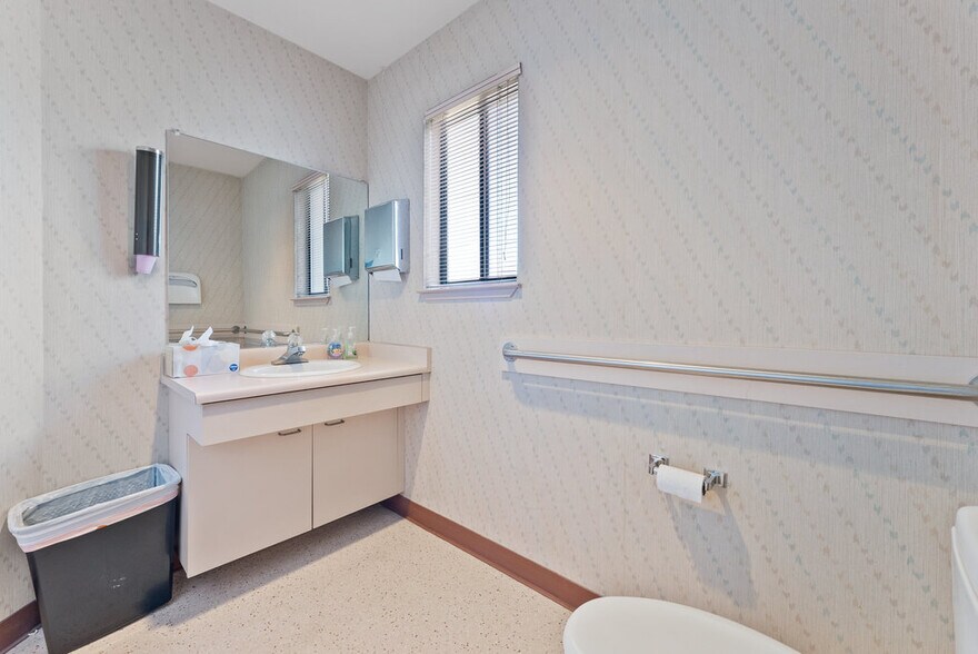 More Photos Of 64 Penny Ln, Watsonville Medical For Sale