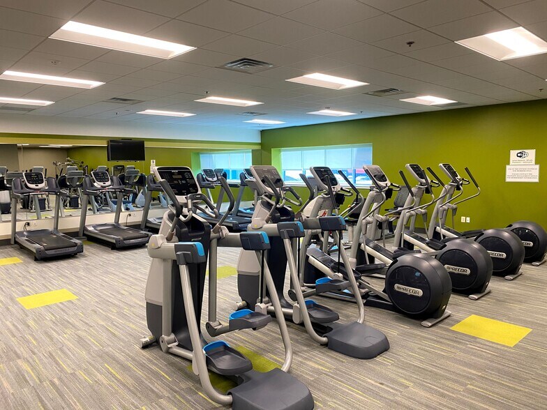 More Photos Of 330-339 S Warminster Rd, Hatboro Warehouse For Lease