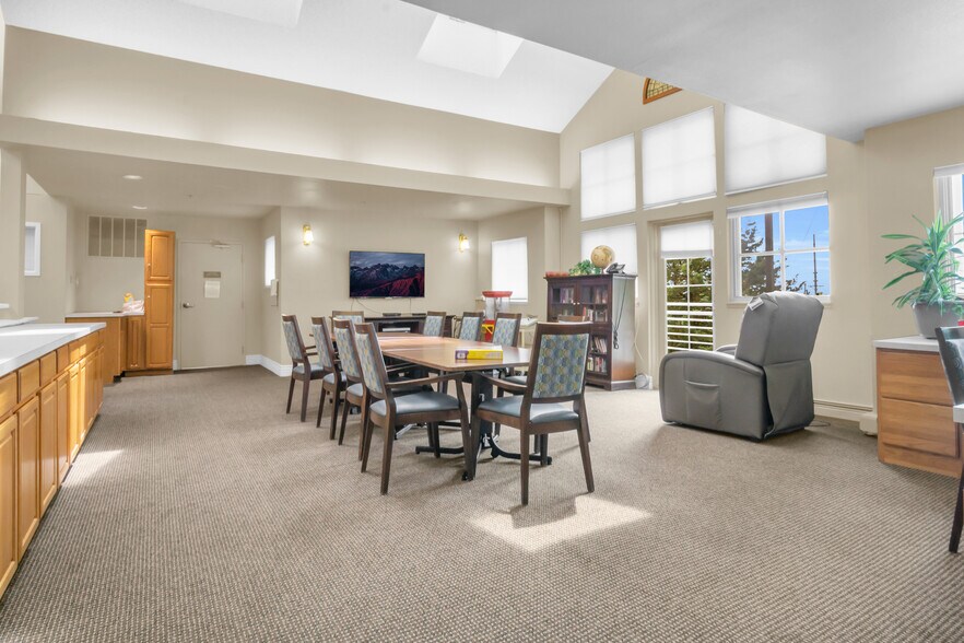 More Photos Of 4107 Central Ave, Kearney Assisted Living For Sale