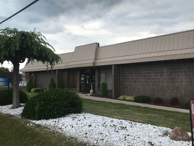 More Photos Of 37211 Harper Ave, Clinton Township Office For Lease