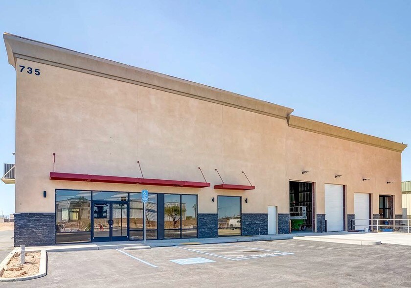 More Photos Of 735 E Heil Ave, El Centro Showroom For Sale