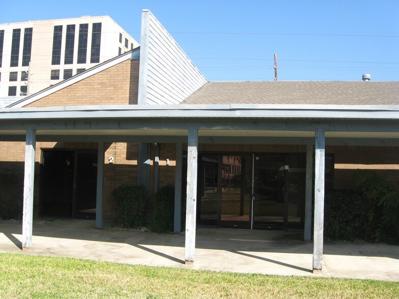 More Photos Of 13414 Medical Complex Dr, Tomball Medical For Lease