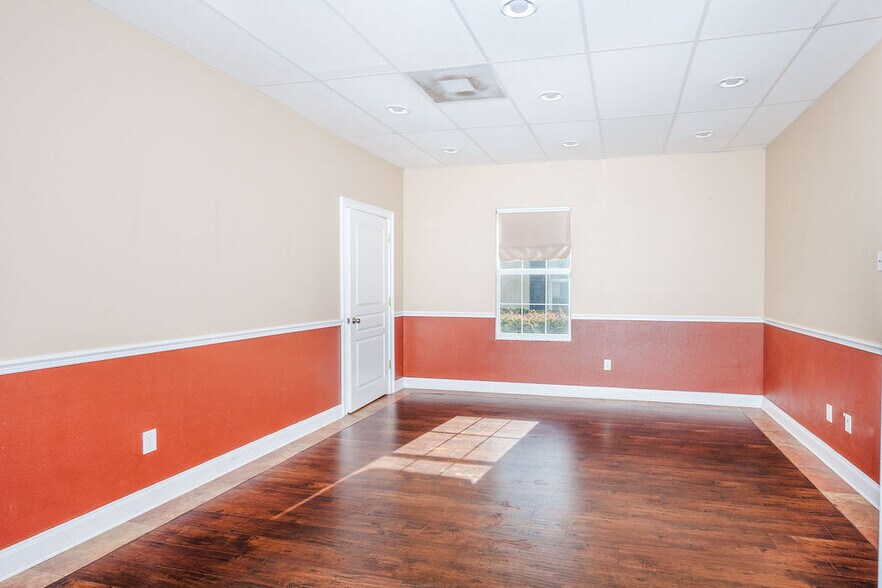 More Photos Of 1779-1783 S Kings Ave, Brandon Medical For Sale