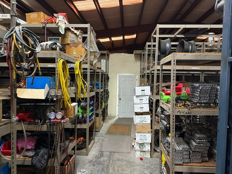 More Photos Of 2430 Oak St, Cumming Service For Sale