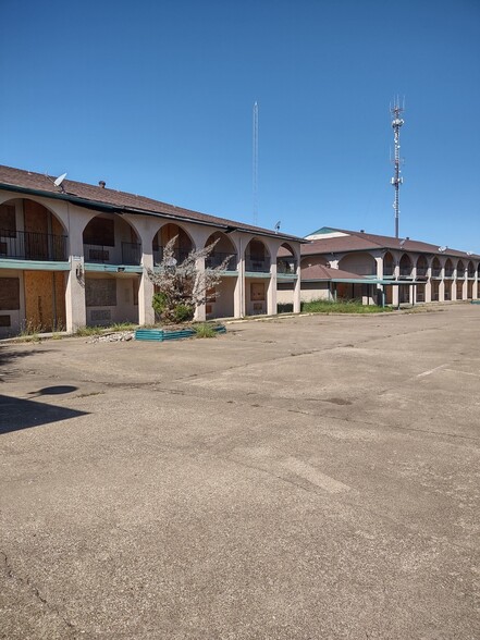More Photos Of 1216 Interstate Highway 30, Greenville Hotel For Sale