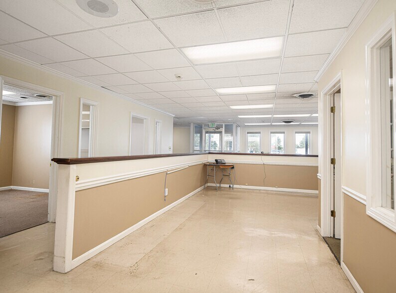 More Photos Of 6412-6418 Frankford Ave, Baltimore Warehouse For Lease