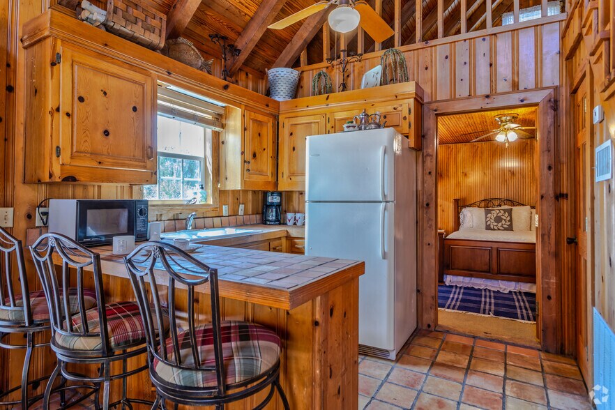 More Photos Of 3002 Azle Hwy, Weatherford Lodge Meeting Hall For Sale