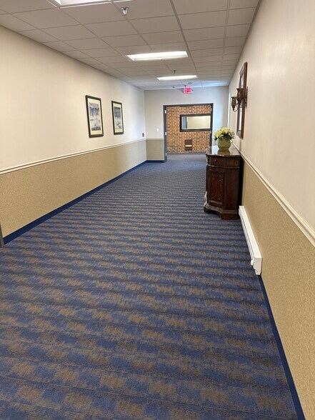 More Photos Of 321-395 E Dundee Rd, Wheeling Unknown For Lease