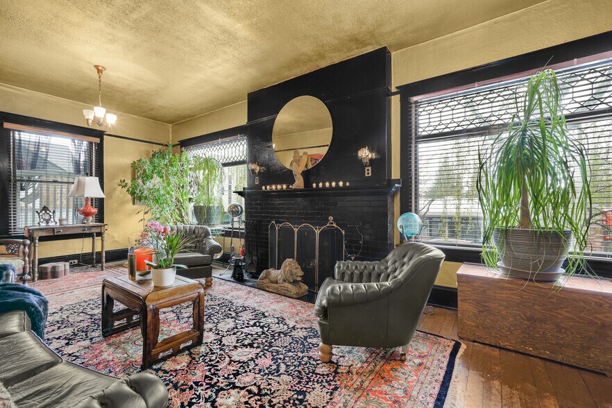 More Photos Of 3123 Ne Broadway St, Portland Storefront Retail Residential For Sale