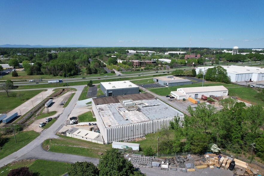 More Photos Of 51 Zima Park Dr, Spartanburg Manufacturing For Sale