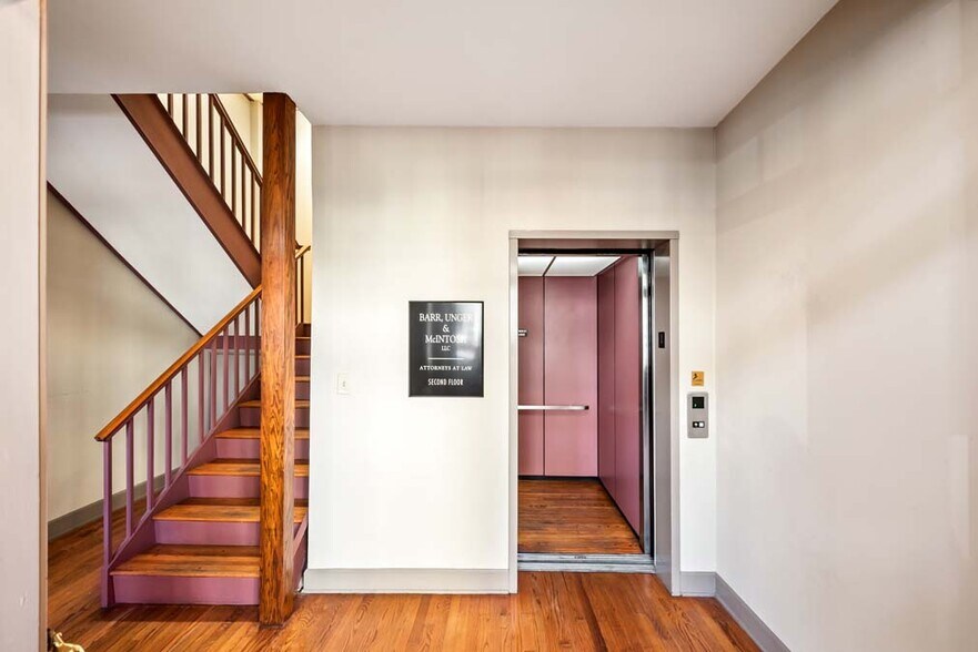 More Photos Of 11 Broad St, Charleston Office Residential For Lease