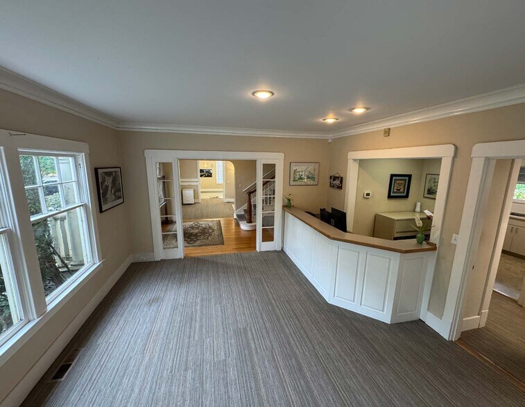 More Photos Of 1320 Chemeketa St NE, Salem Office For Sale