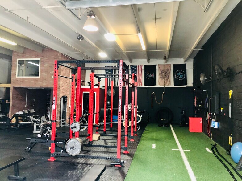 More Photos Of 1142 Okeechobee Rd, West Palm Beach Industrial For Lease