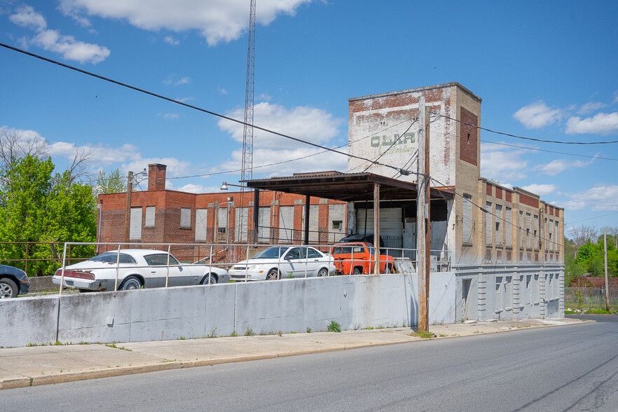 More Photos Of 365 W Whitehall St, Allentown Warehouse For Lease