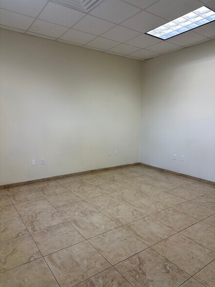 More Photos Of 1317 E Jasmine Ave, McAllen Light Distribution For Lease