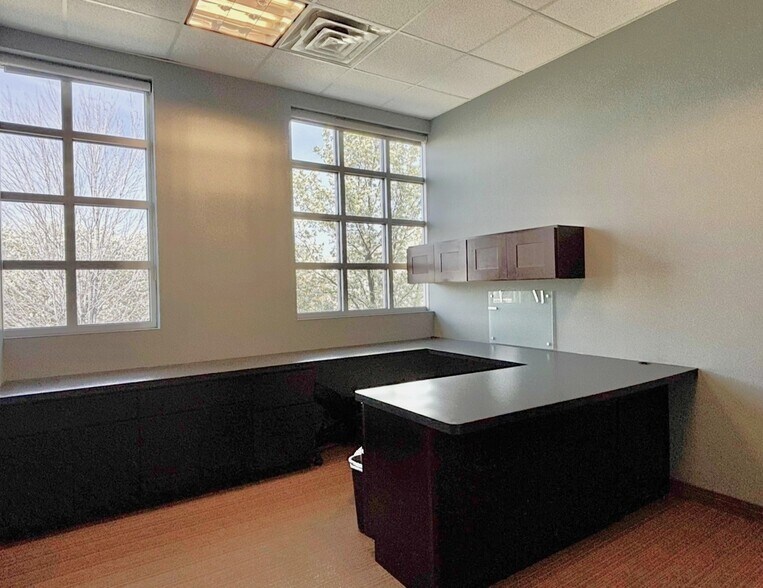 More Photos Of 126 W Sego Lily Dr, Sandy Office For Lease