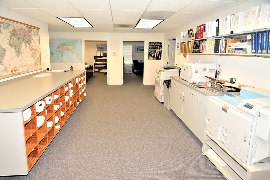 More Photos Of 8101 Hinson Farm Rd, Alexandria Medical For Sale