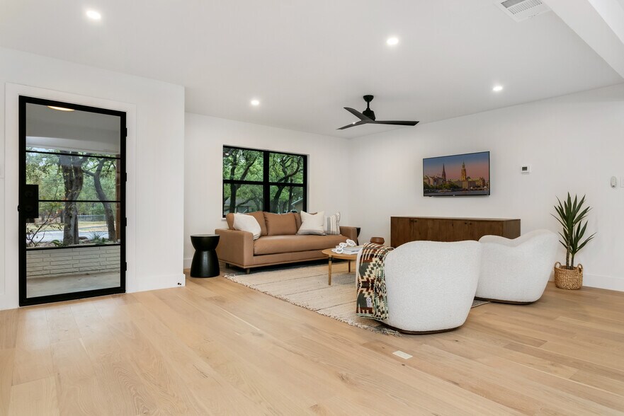 More Photos Of 1201 Crenwelge Dr, Fredericksburg Specialty For Sale