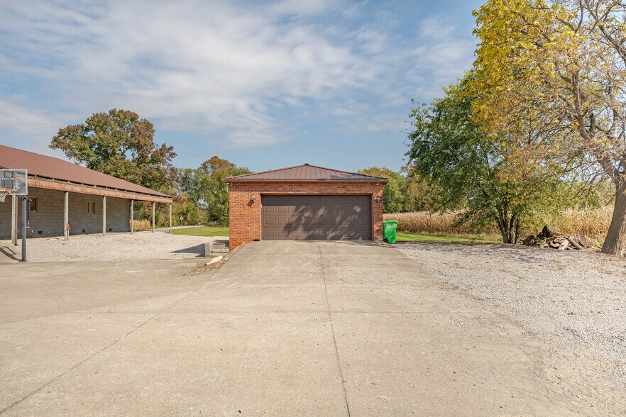 More Photos Of 204 Killen Rd, Memphis Flex For Sale