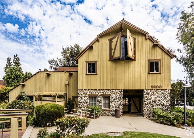 More Photos Of 3220 Rosemead Blvd, El Monte Unknown For Lease