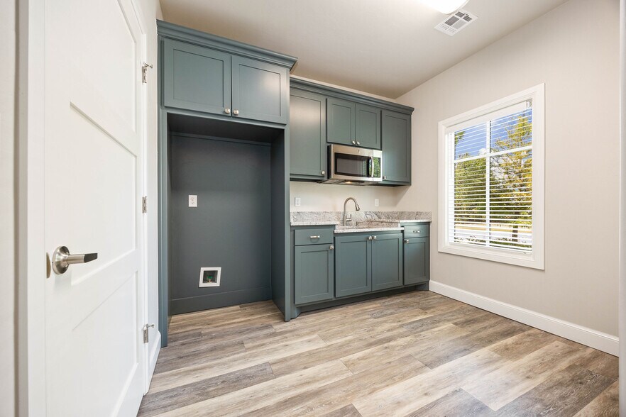 More Photos Of 2600 Covell Village Dr, Edmond Office For Lease