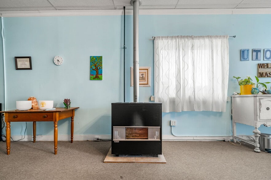 More Photos Of 7-17 School St, Merrimac Apartments For Sale